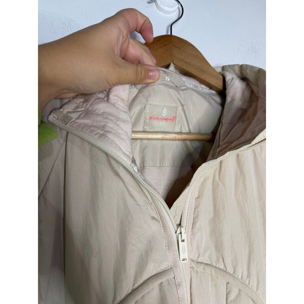 Free People Movement Priscilla Pullover in light beige quilted design Size M - Picture 6 of 8